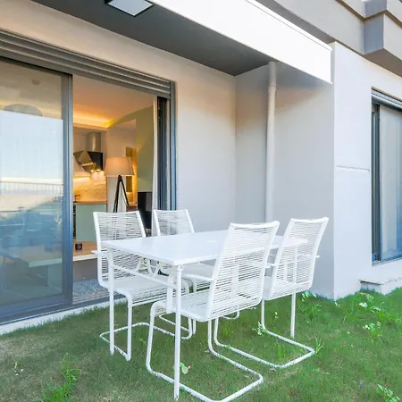 Lägenhet Flat With Backyard 5 Min To Marina *